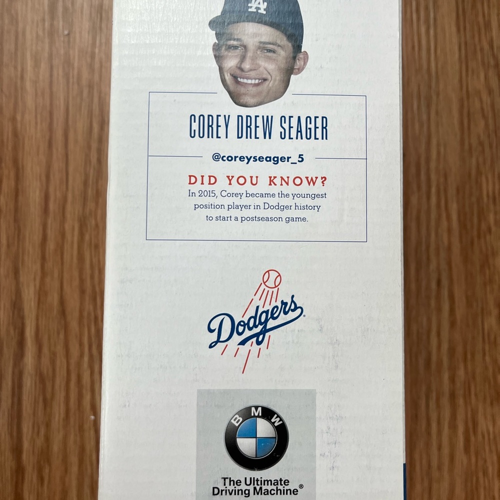 Bobblehead - Picture 2 of 16